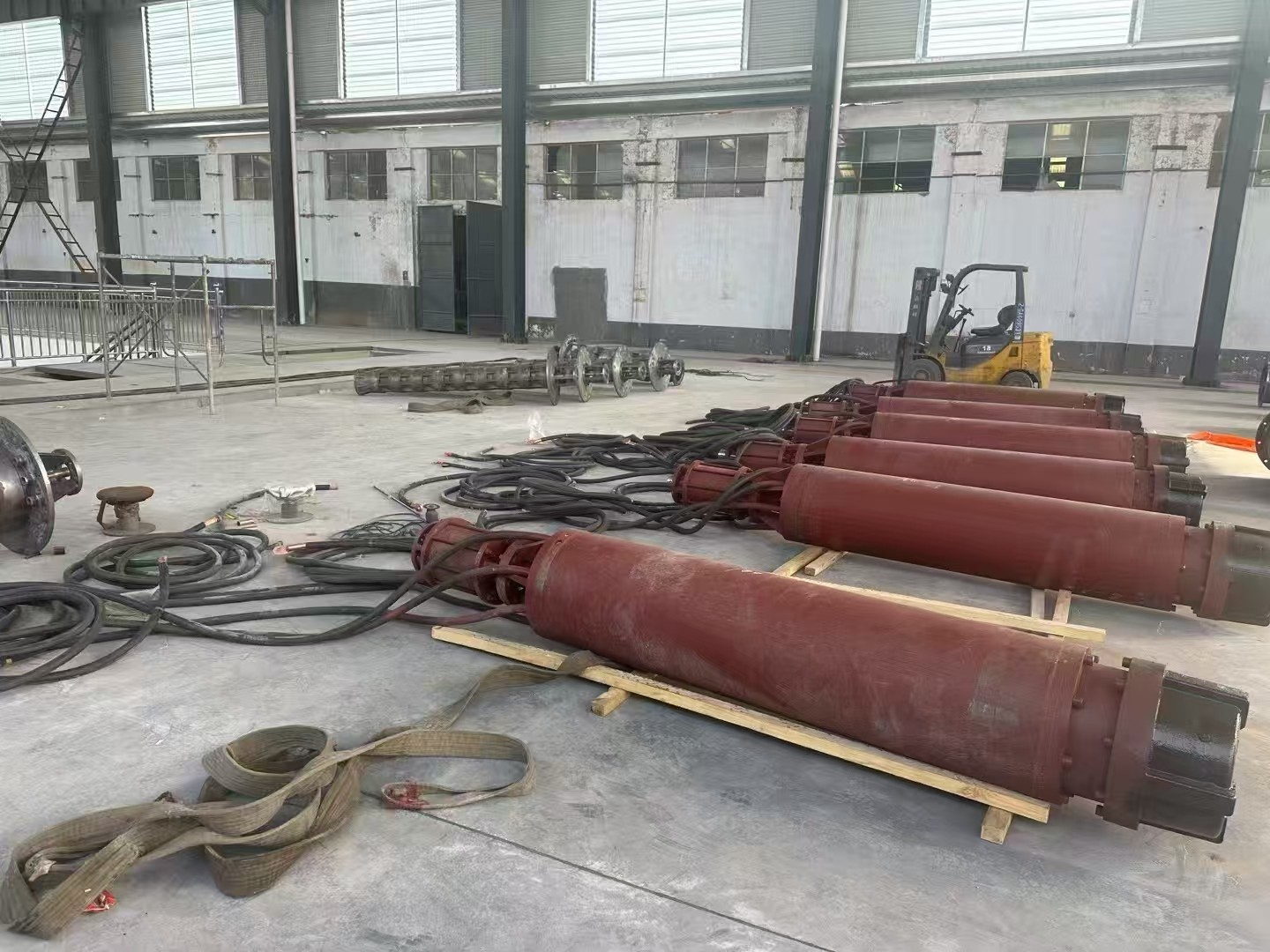 成都6臺(tái)參數(shù)800立方145米560KW漂流泵準(zhǔn)備出廠(chǎng)